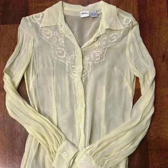 Vintage light yellow sheer blouse size 6 small - Picture 1 of 5